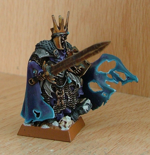 Both the Wight King and the Chaos Sorcerer have had snow added to the base. Similar to the dead grass on the Chaos Bike's base, these effects are added after the base has had the basic work done to it.